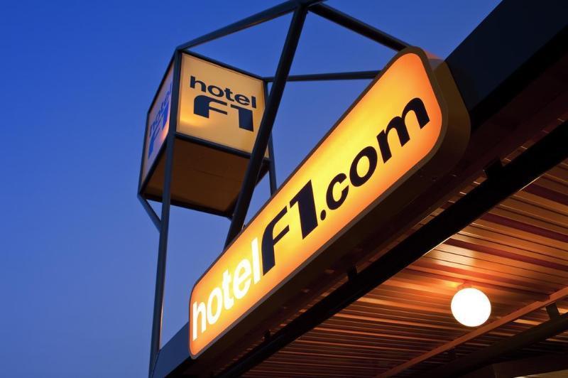 Hotelf1 Chanas A7 Exteriör bild
